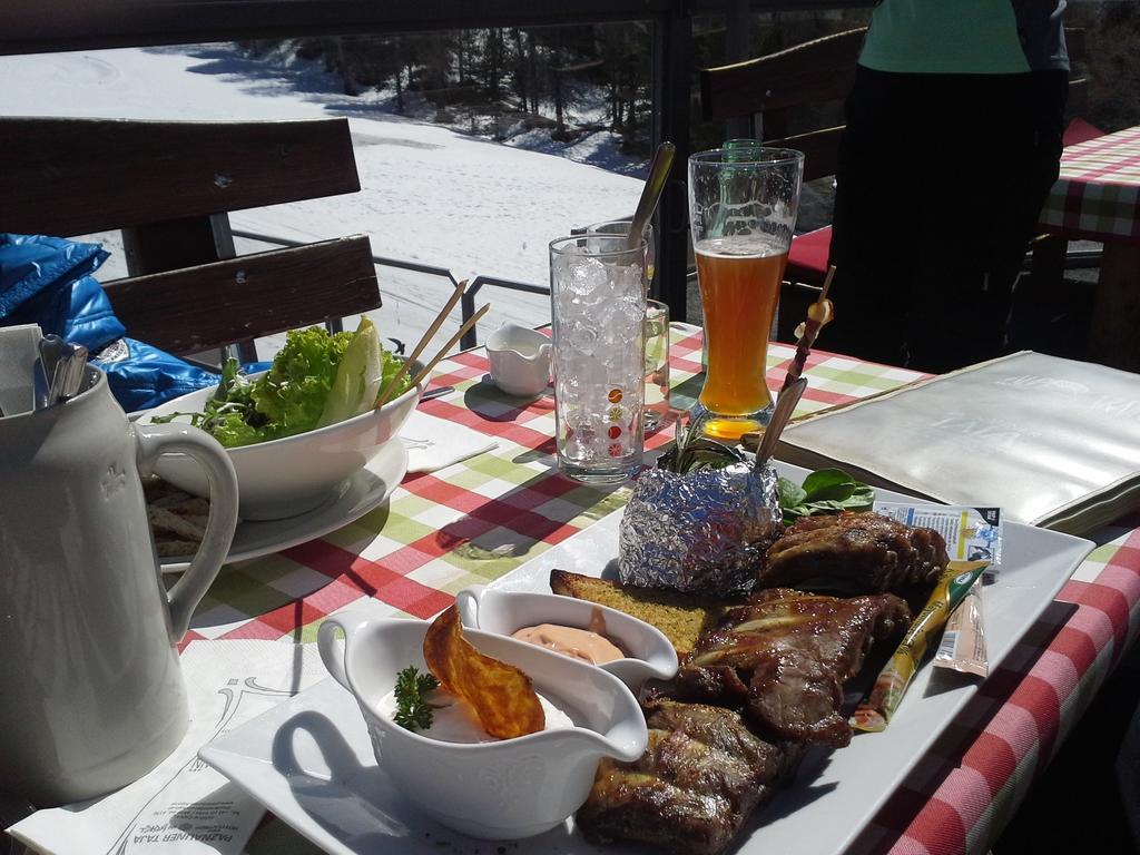 Pepis Ferienwohnungen Inklusive Sommercard Jerzens Luaran gambar